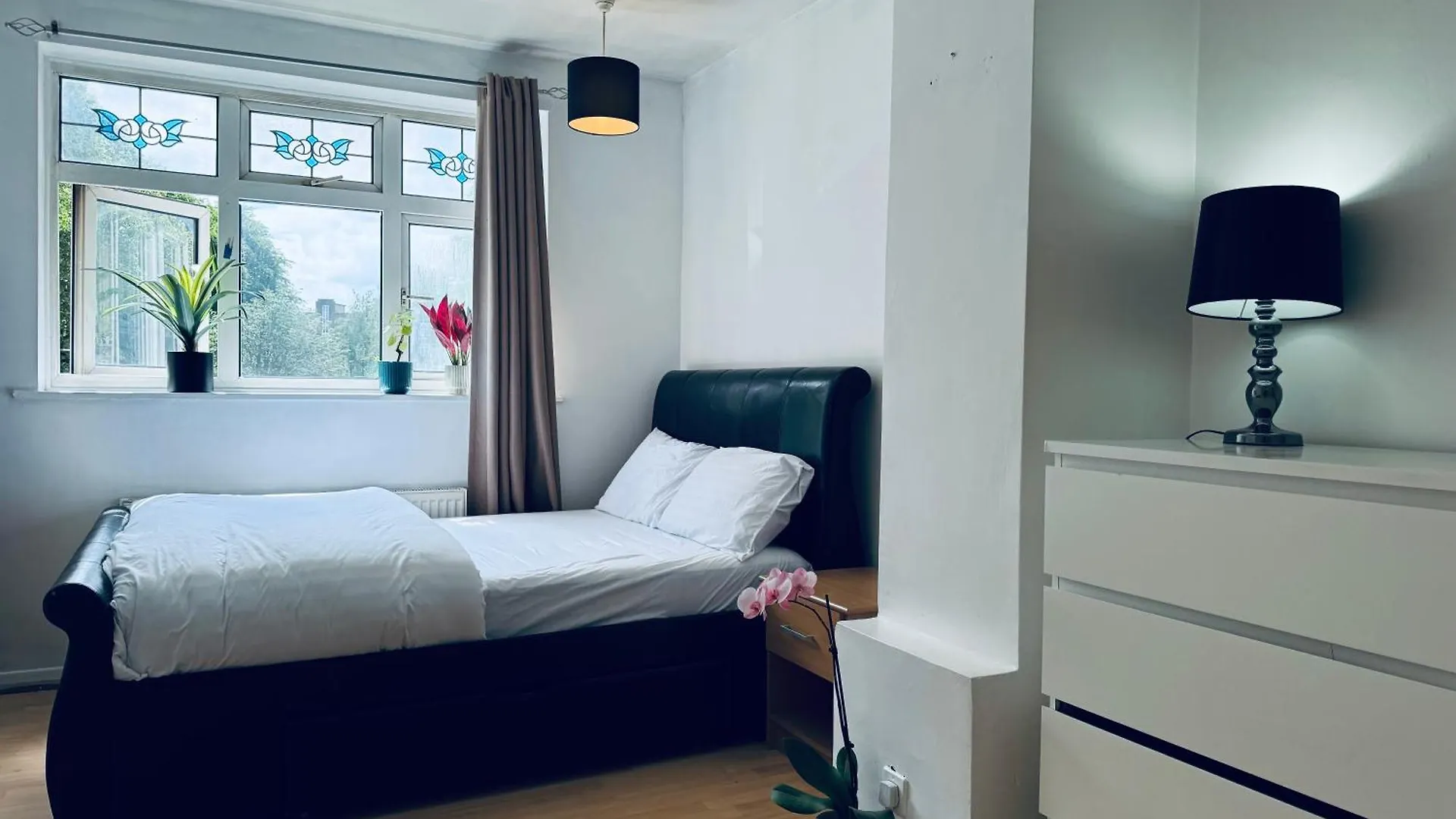 Renovu Exclusive Rooms London 0*,  United Kingdom