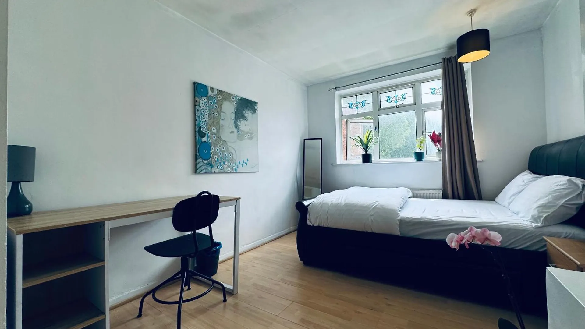 Renovu Exclusive Rooms London Apartment