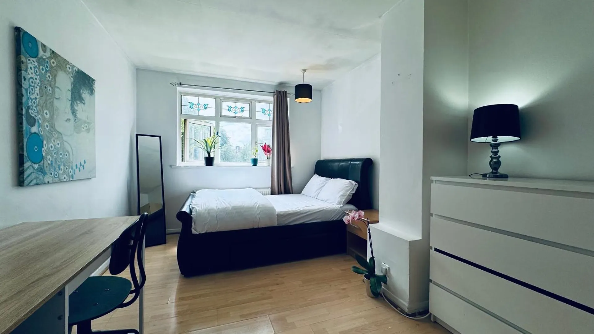 Apartment Renovu Exclusive Rooms London